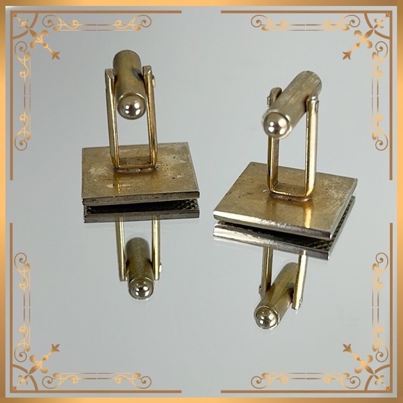 💕Beautiful Vintage Gold Tone Monogram J Cufflinks💕 - Picture 3 of 4